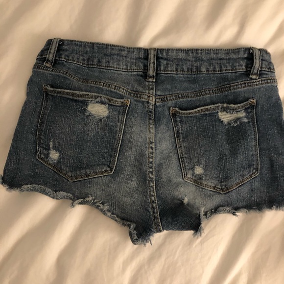 Zara Faded Jean Shorts - Picture 2 of 3